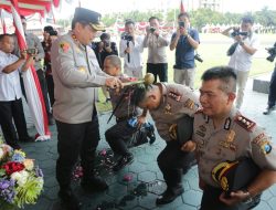 Ratusan Personel dan Ribuan PNS Polda Jatim Naik Pangkat di Hari Bhayangkara ke – 77