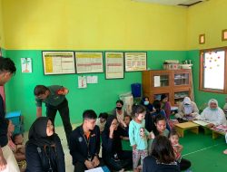 Babinsa Koramil 0822/05 Mendampingi MMD Unibraw Kegiatan Posyandu