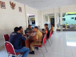 Menyambut HUT RI Ke-78, Babinsa Prajekan Ajak Seluruh Elemen Saling Membantu