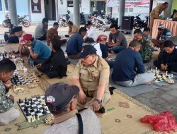 Sambut HUT Ke-78 RI, Babinsa Sumberwringin Ikut Lomba Catur