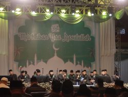 Hadrah Polisi Santri Aulian Mustafa Menggemahkan Sholawat di Polres Jember
