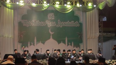 Hadrah Polisi Santri Aulian Mustafa Menggemahkan Sholawat di Polres Jember