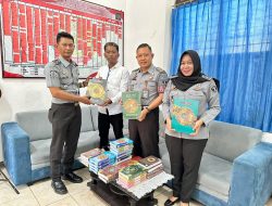 Dukung Kegiatan Keagamaan di Rutan Situbondo. Komisaris Direktur PT SITI JENAR MULTIMEDIA Serahkan Puluhan Exemplar Al Qur’an