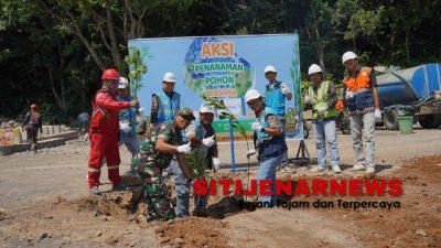 Penanaman Pohon Proyek Tol Probowangi Paket III di STA 28+450 Wujud Komitmen Lingkungan