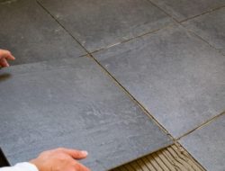 Cara Aplikasi Lem Keramik agar Tidak Mudah Copot